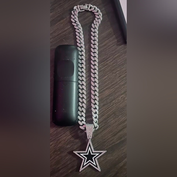 Gorgeous Dallas Cowboys football team iced out style 20".  Other teams … - Picture 2 of 8